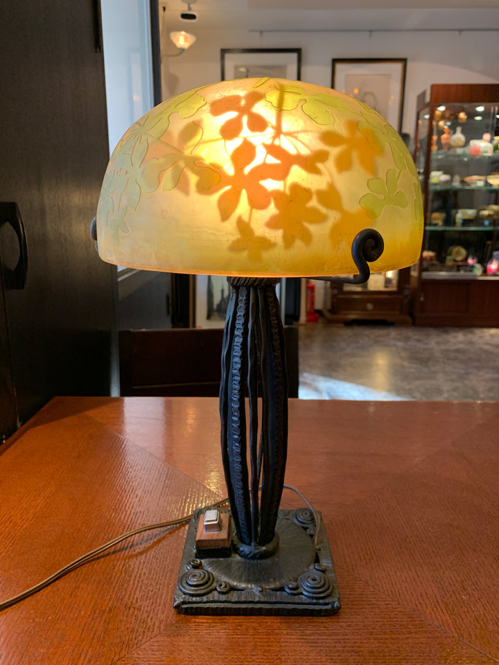 エミールガレ　シュガーパインの葉のアンティークテーブルランプ（アールヌーボー時代）