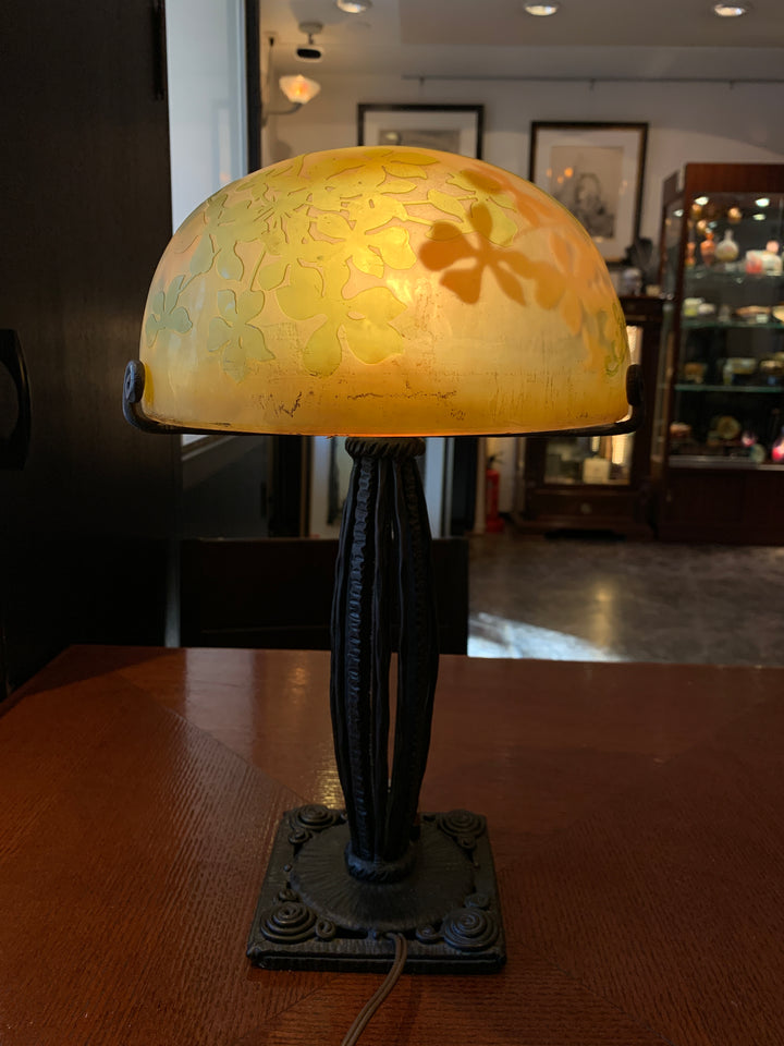 エミールガレ　シュガーパインの葉のアンティークテーブルランプ（アールヌーボー時代）