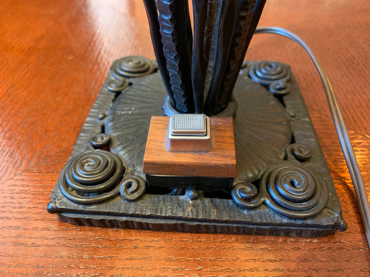 エミールガレ　シュガーパインの葉のアンティークテーブルランプ（アールヌーボー時代）