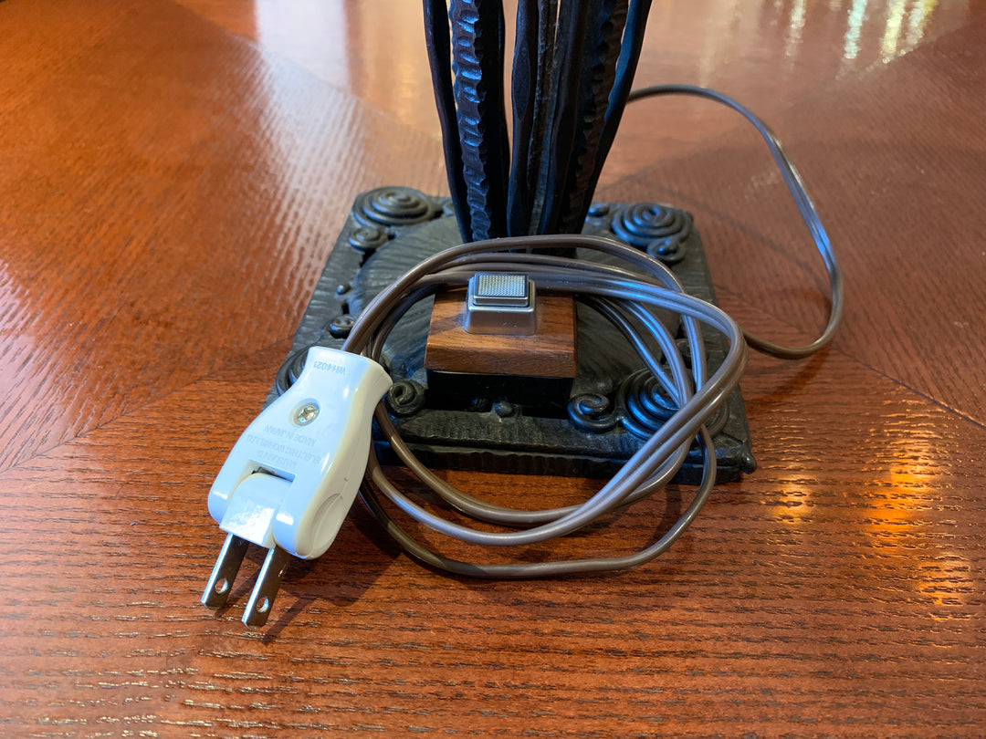 エミールガレ　シュガーパインの葉のアンティークテーブルランプ（アールヌーボー時代）