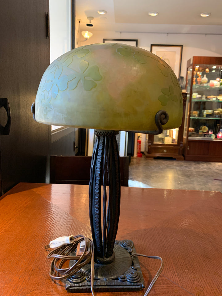 エミールガレ　シュガーパインの葉のアンティークテーブルランプ（アールヌーボー時代）