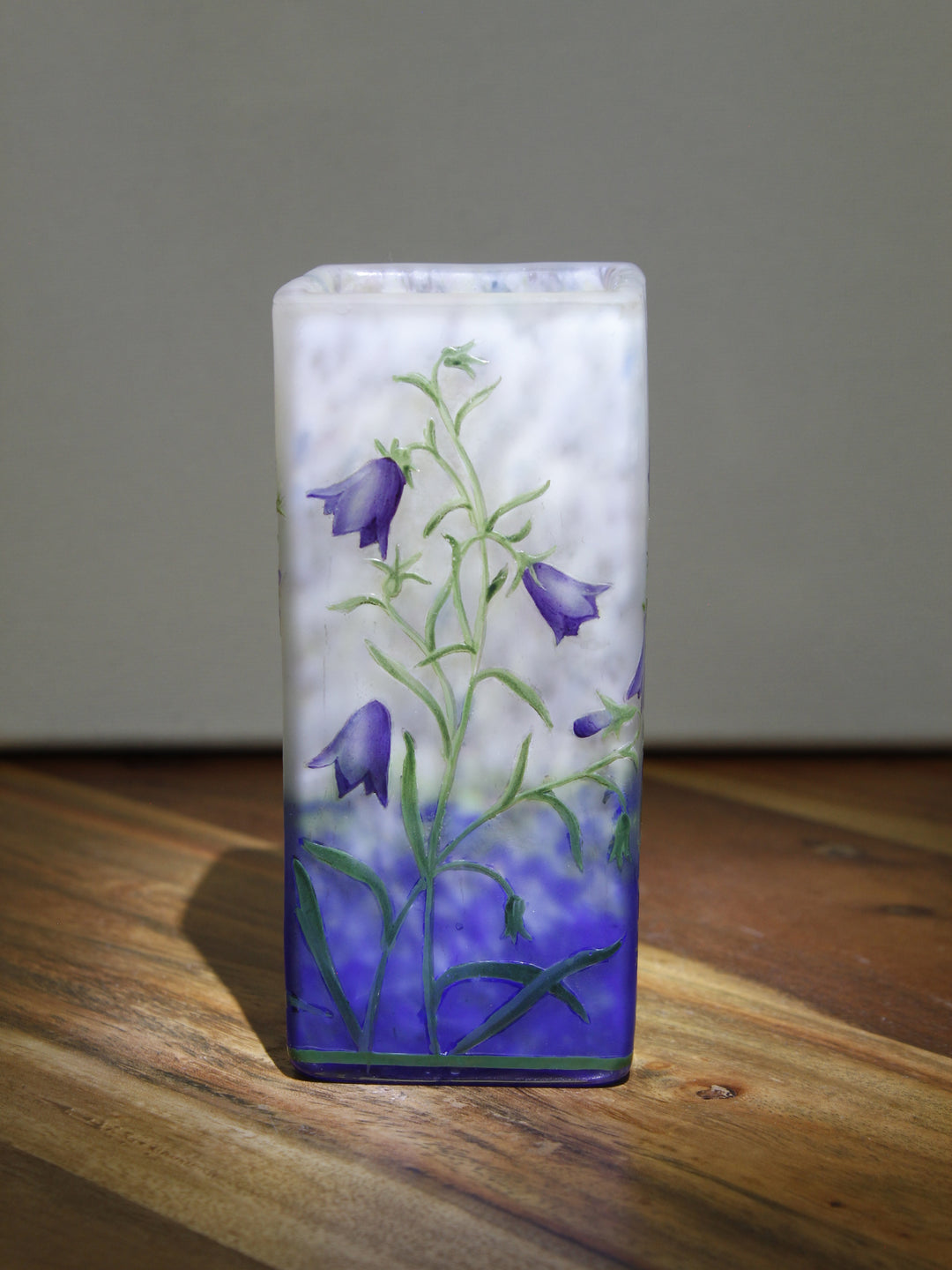 ドーム兄弟（ドームナンシー）カンパネラの花の花瓶