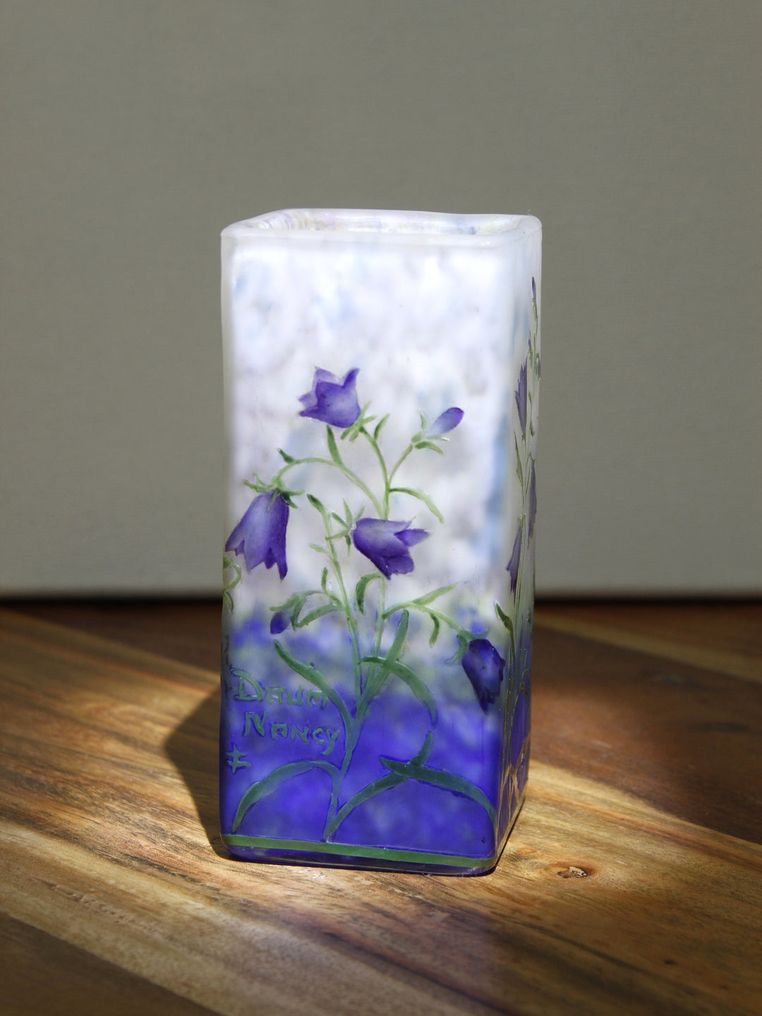 ドーム兄弟（ドームナンシー）カンパネラの花の花瓶