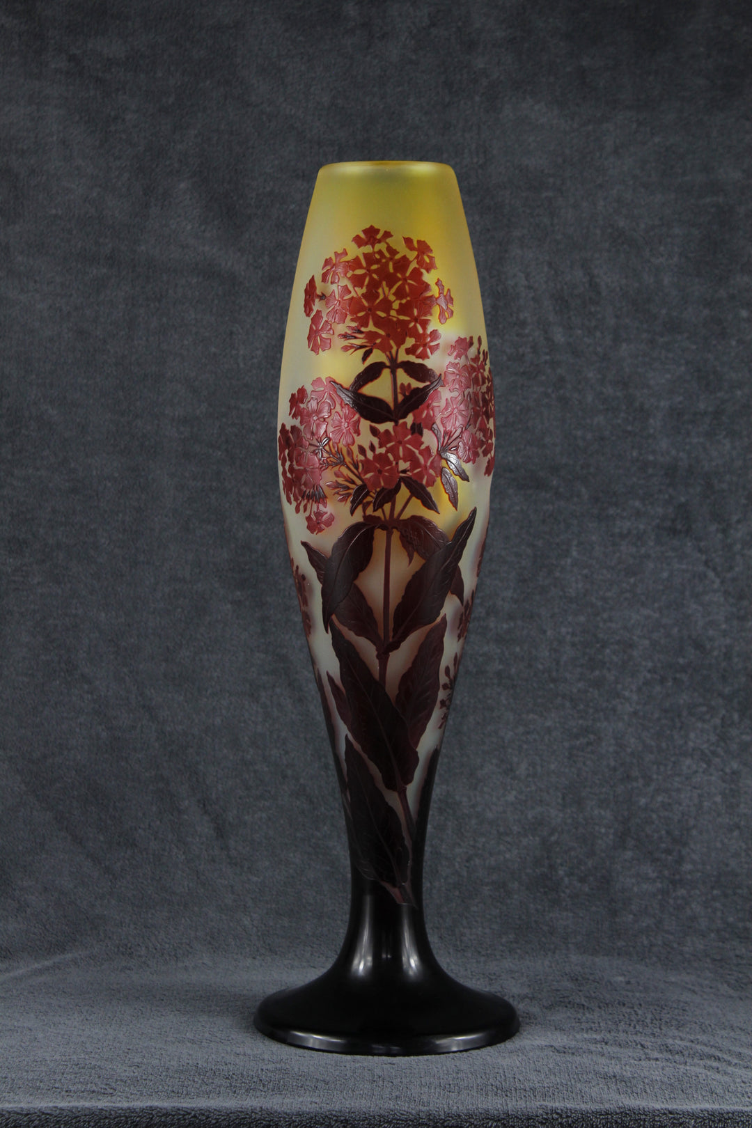 エミールガレ　ペンタスの花の大型花瓶