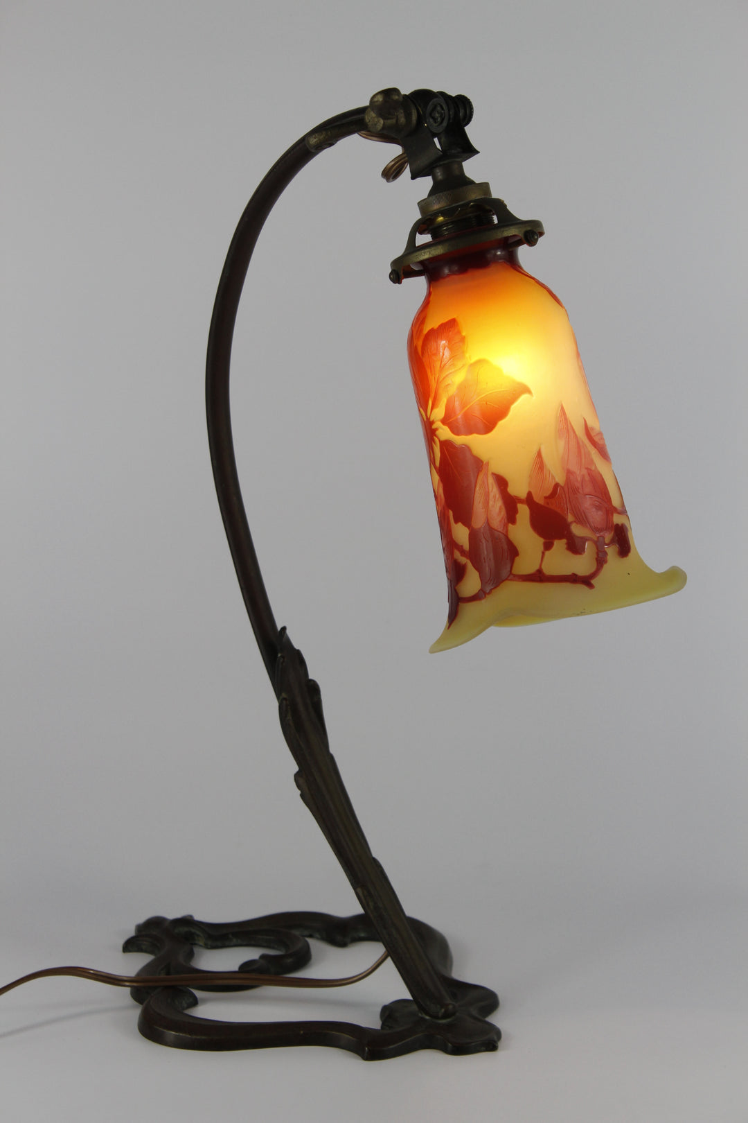 エミールガレ マグノリアの花のテーブルランプ アールヌーボー