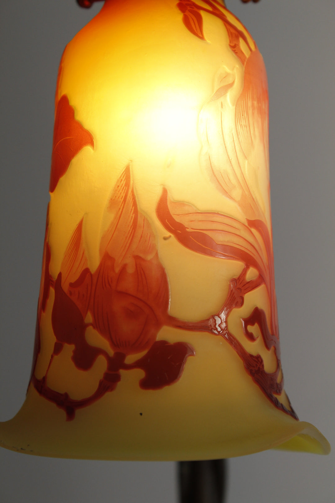 エミールガレ マグノリアの花のテーブルランプ アールヌーボー