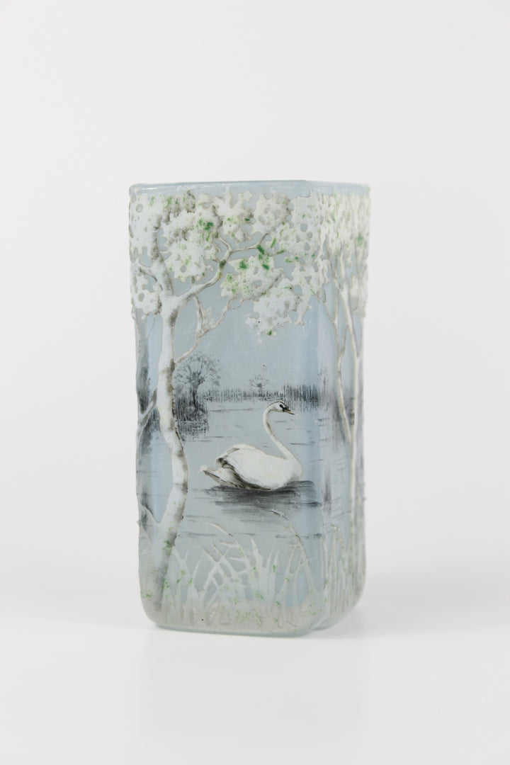 ドーム兄弟（ドームナンシー）湖と白鳥の花瓶