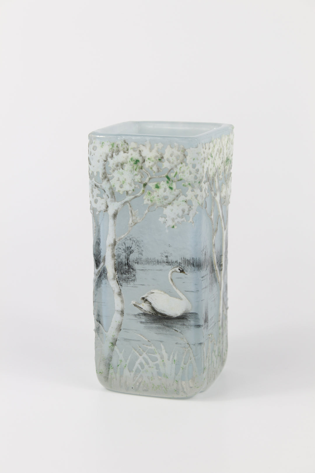 ドーム兄弟（ドームナンシー）湖と白鳥の花瓶
