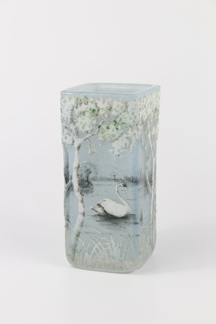 ドーム兄弟（ドームナンシー）湖と白鳥の花瓶
