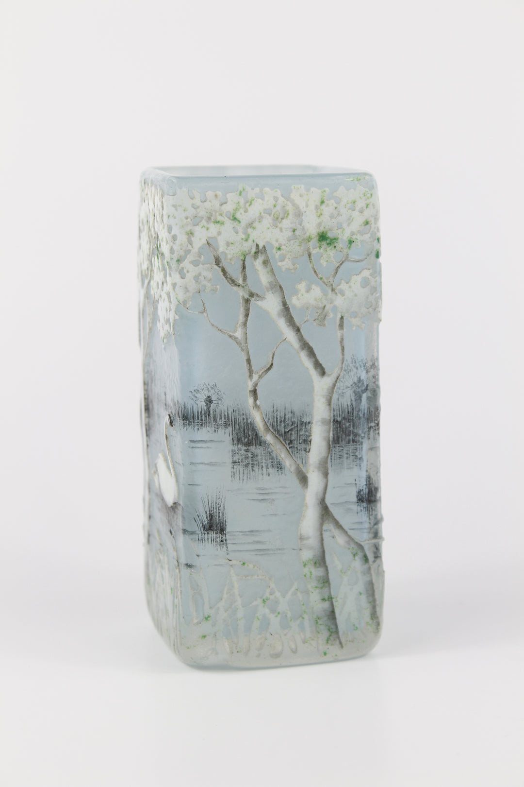ドーム兄弟（ドームナンシー）湖と白鳥の花瓶