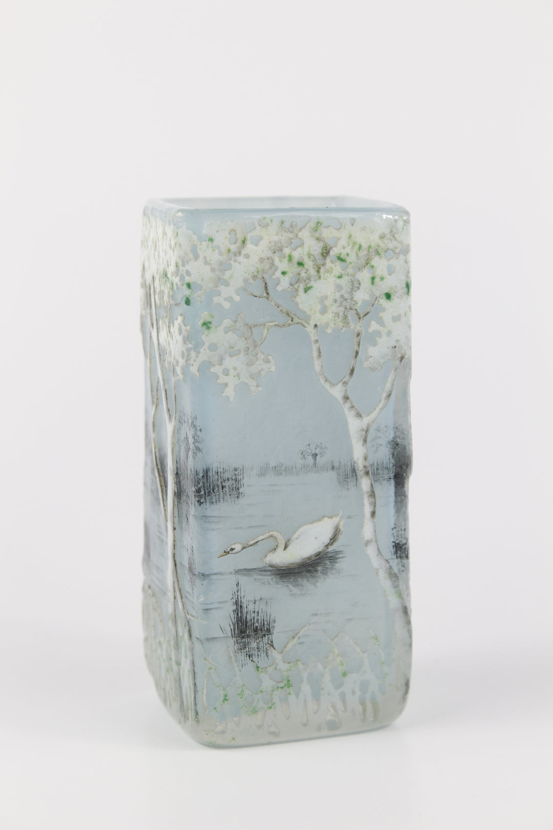 ドーム兄弟（ドームナンシー）湖と白鳥の花瓶