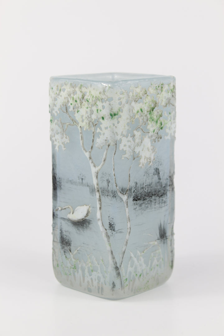 ドーム兄弟（ドームナンシー）湖と白鳥の花瓶