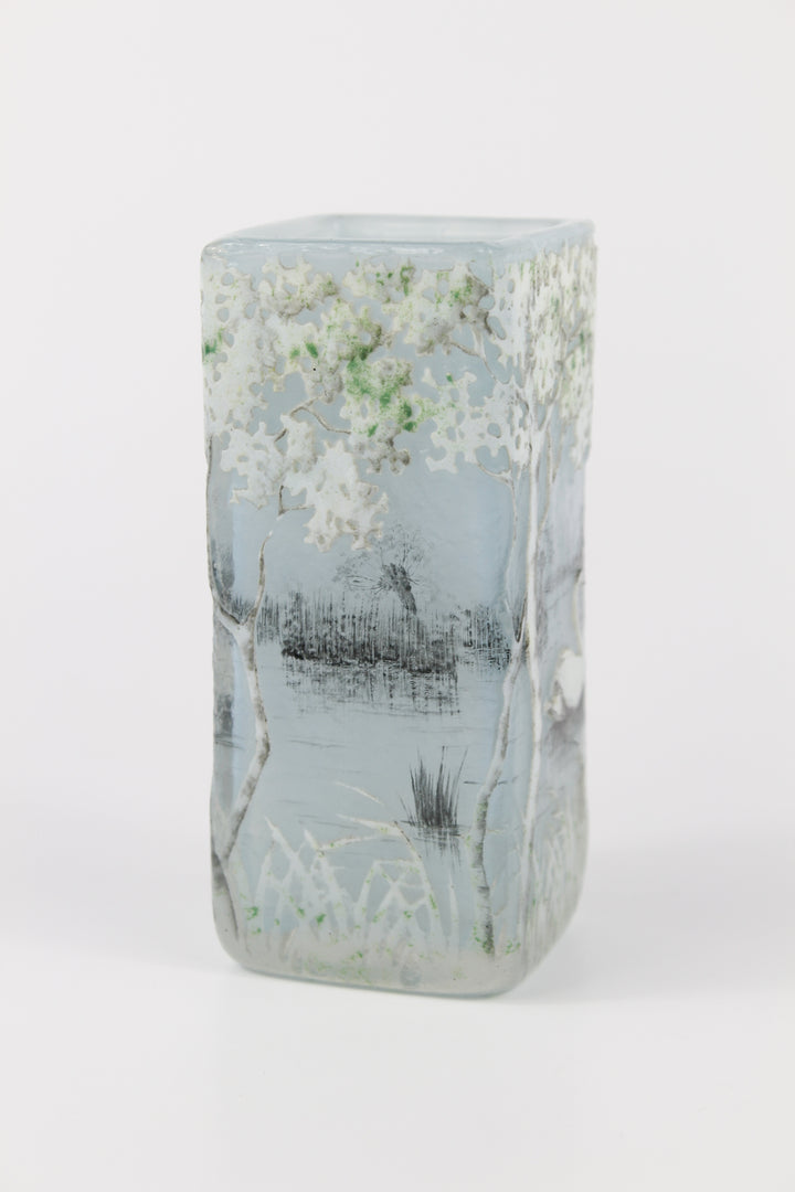 ドーム兄弟（ドームナンシー）湖と白鳥の花瓶