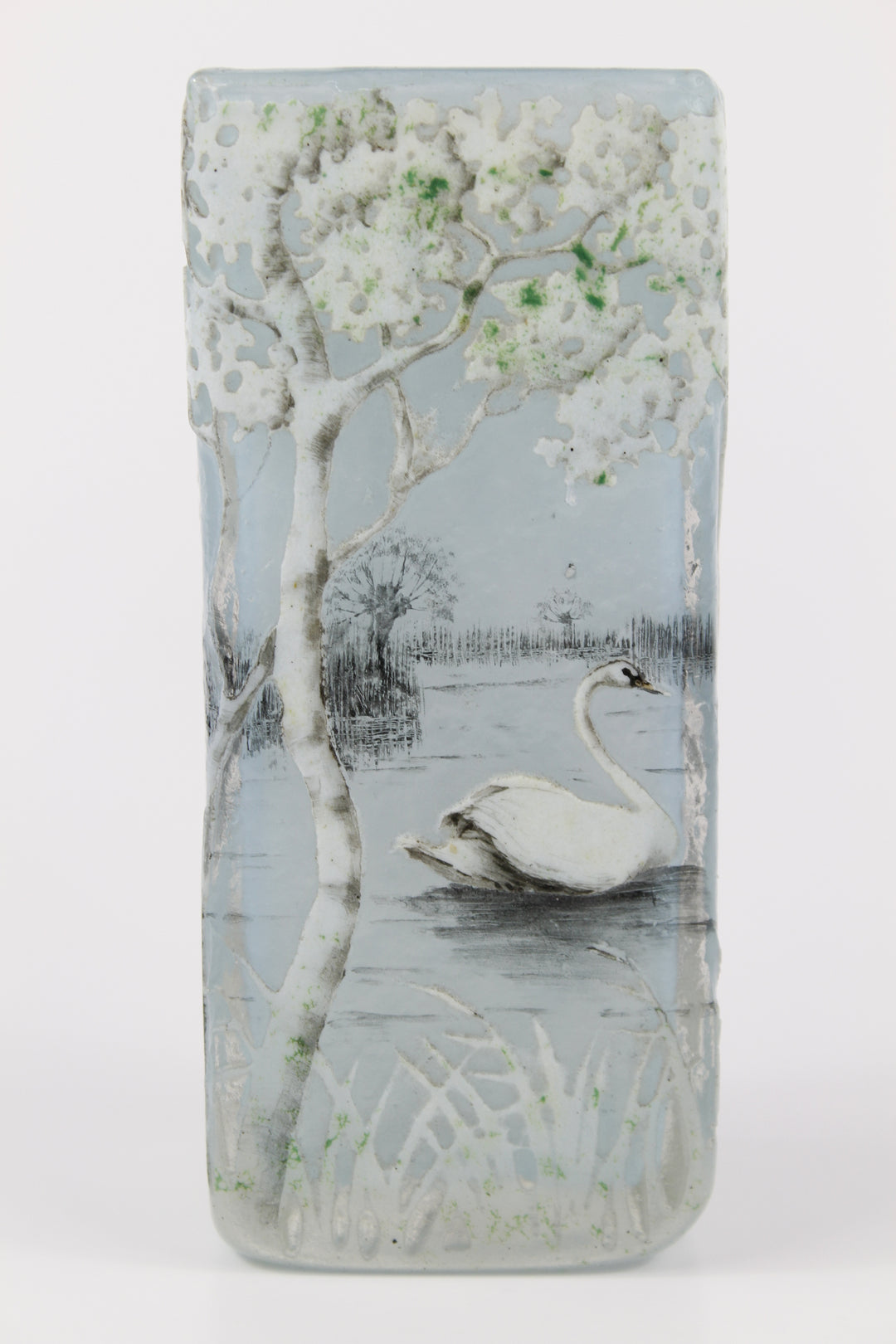 ドーム兄弟（ドームナンシー）湖と白鳥の花瓶