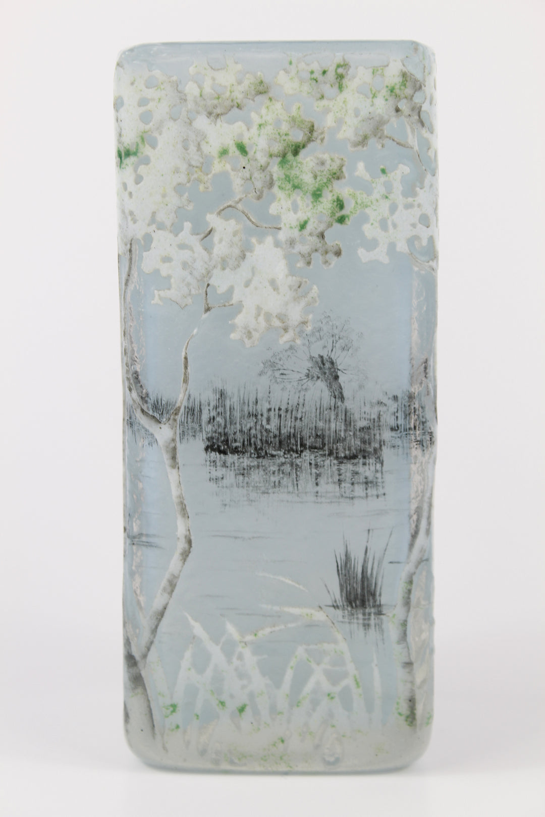ドーム兄弟（ドームナンシー）湖と白鳥の花瓶