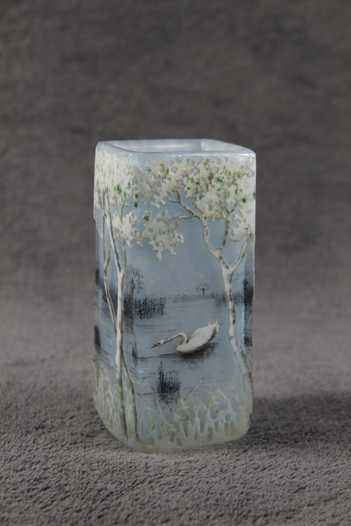 ドーム兄弟（ドームナンシー）湖と白鳥の花瓶