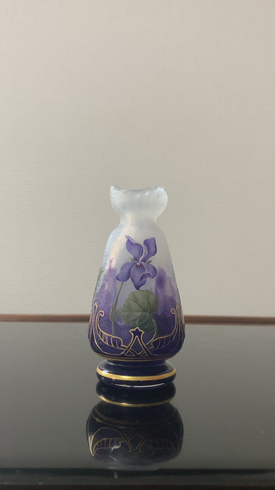 ドーム兄弟（ドームナンシー）金彩とスミレの花の花瓶（高級ライン作品）