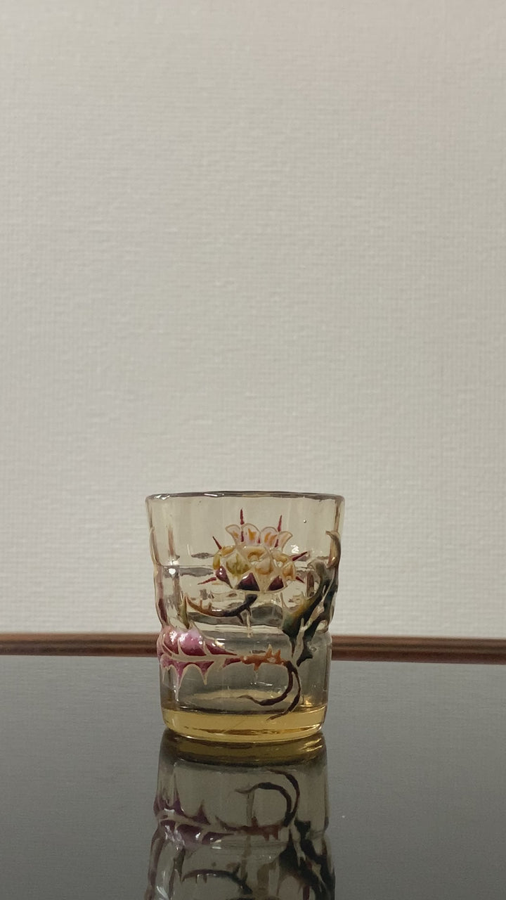 エミールガレの初期作品　エナメルガラスが使われたアザミのリキュールグラス