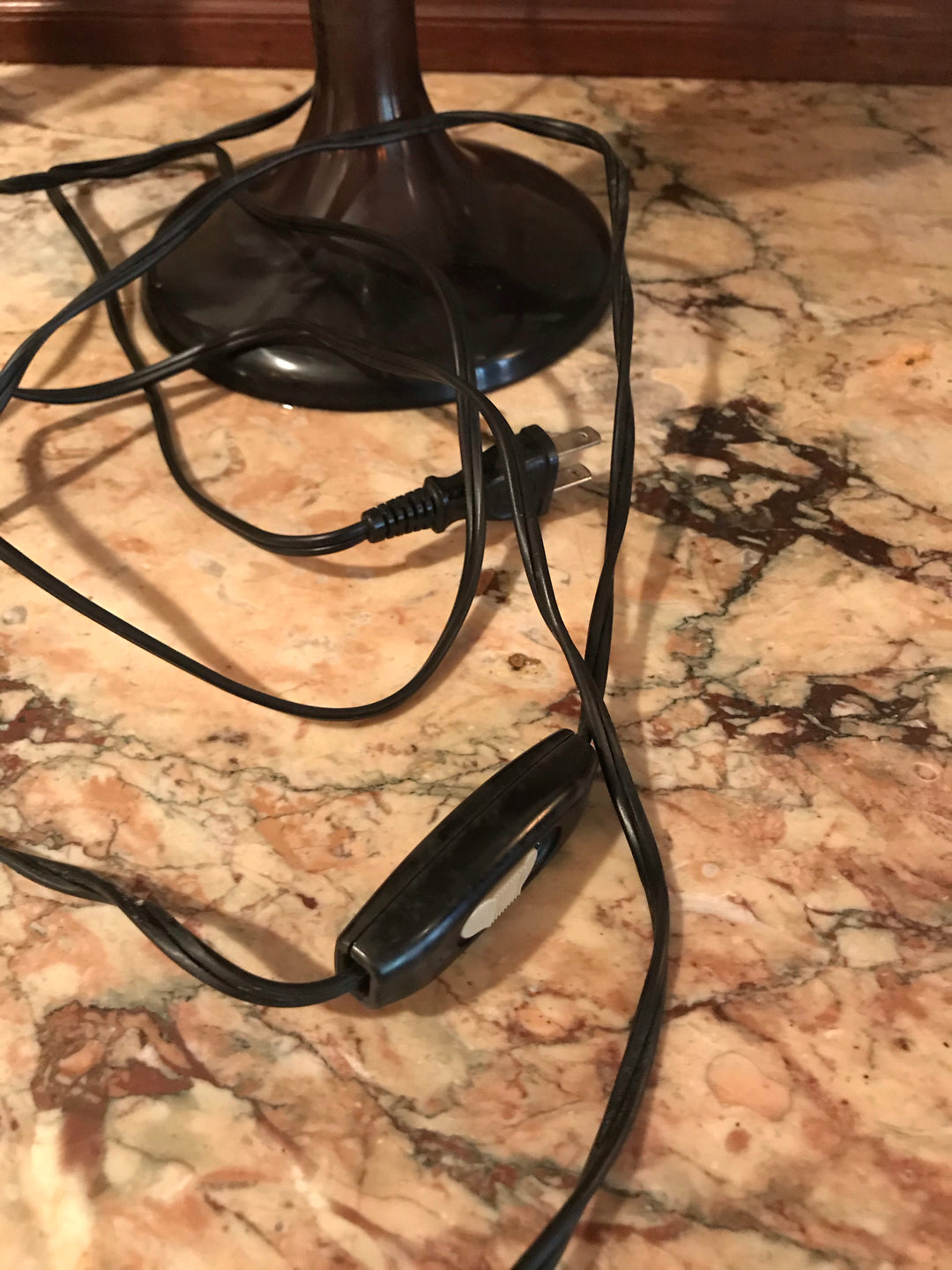 エミールガレ　山岳風景と鷲尾のアールヌーボー時代のアンティークテーブルランプ