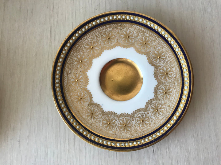 ロイヤルウースタージャポニズム　金彩の家紋とジュエルのデミタスカップ＆ソーサー