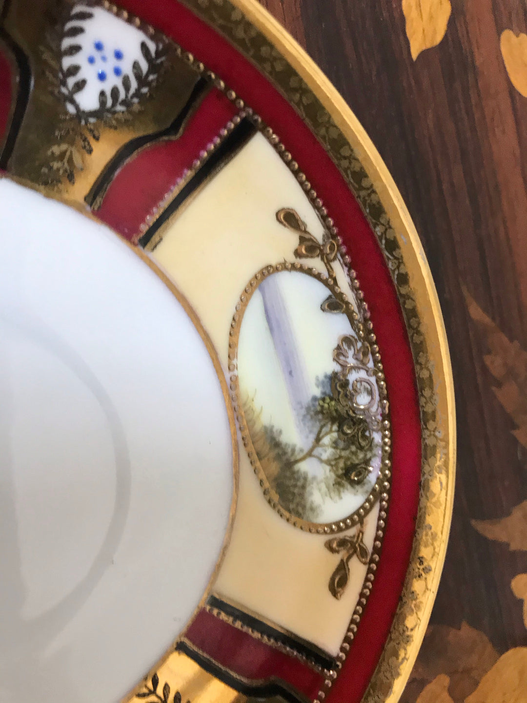 オールドノリタケ　茜色と風景が描かれたアールヌーボー紋様カップ＆ソーサーとプレートセット