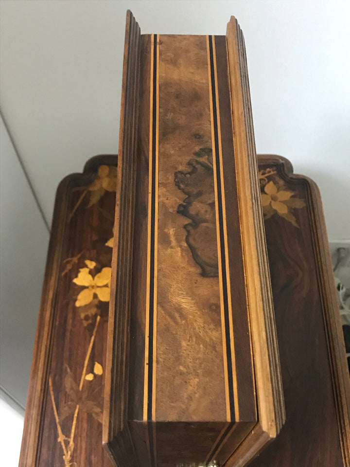 2/21日11:57分に売り切れました。エミールガレ 初期作品 マルケトリ技法を使ったボックス(木製ウッド作品)