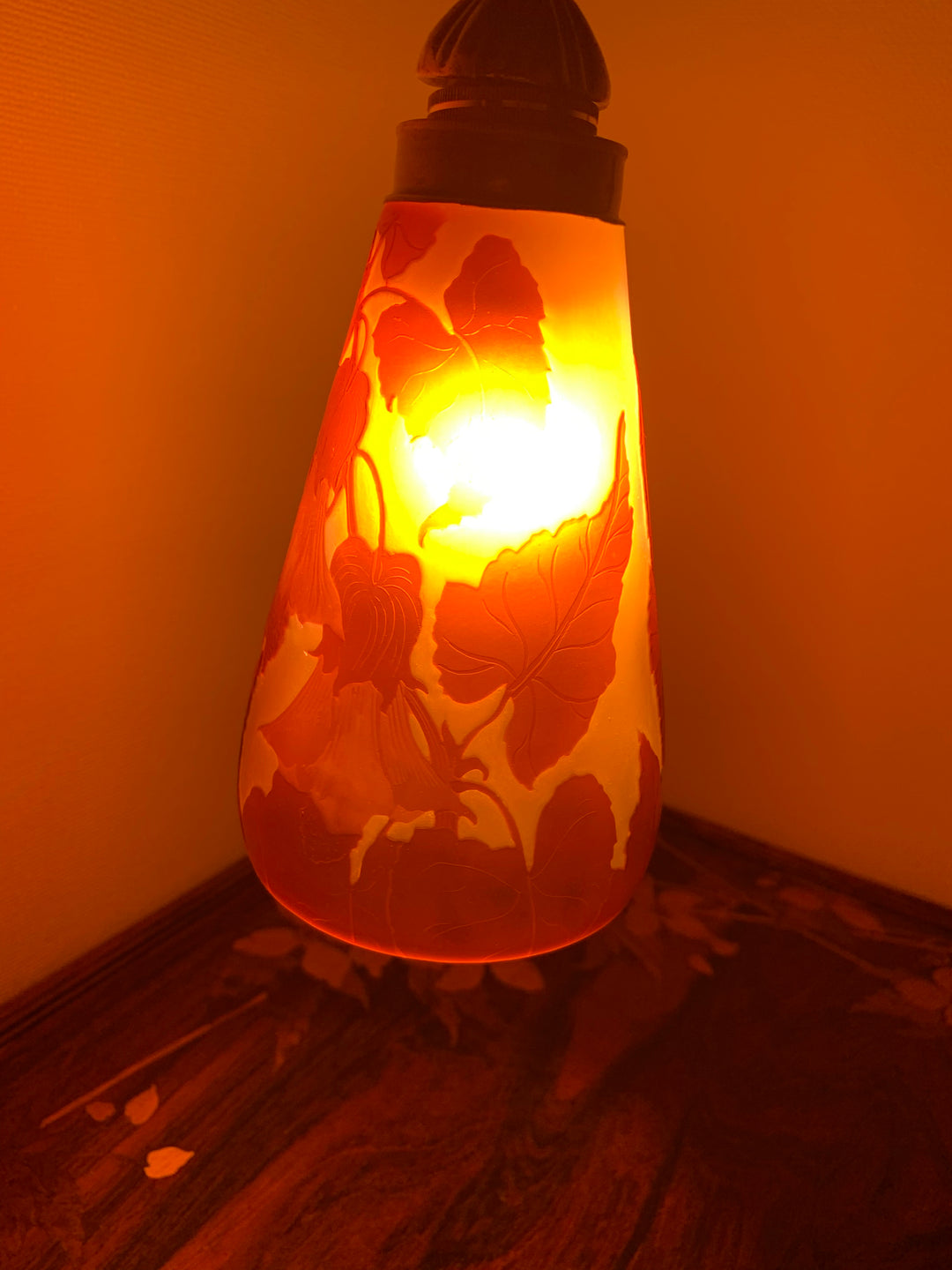 エミールガレ　フクシアの花テーブルのランプ