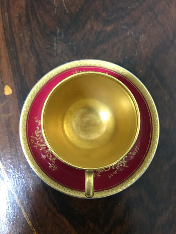 コールポート（COALPORT）赤と金彩のデミタスカップ＆ソーサー