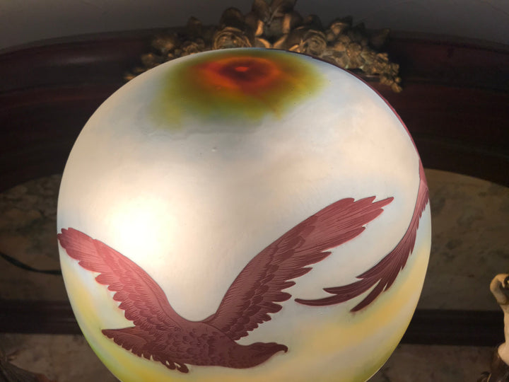 エミールガレ　山岳風景と鷲尾のアールヌーボー時代のアンティークテーブルランプ