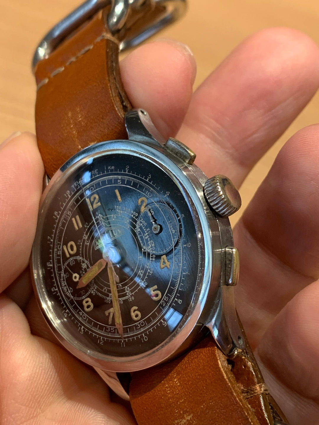 ヴィンテージ ミリタリークロノグラフ　アンジェラス　キャリバー210 CAL.210