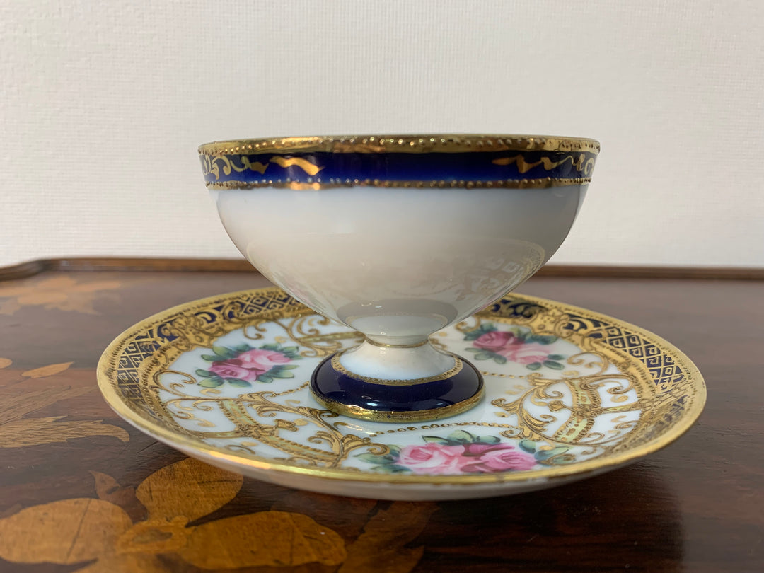 残り２セット　オールドノリタケ　ピンクローズとコバルトと金盛りのティーカップ&ソーサー