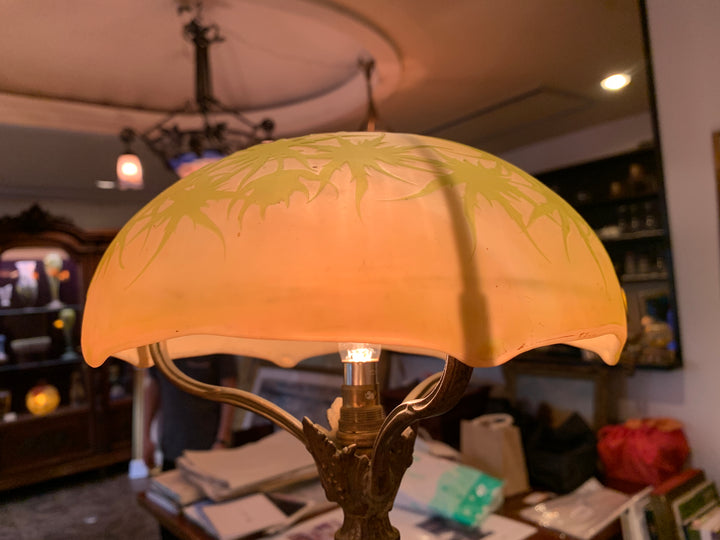 エミールガレ　少女が傘をさしたブロンズランプ（スターガレの時代）