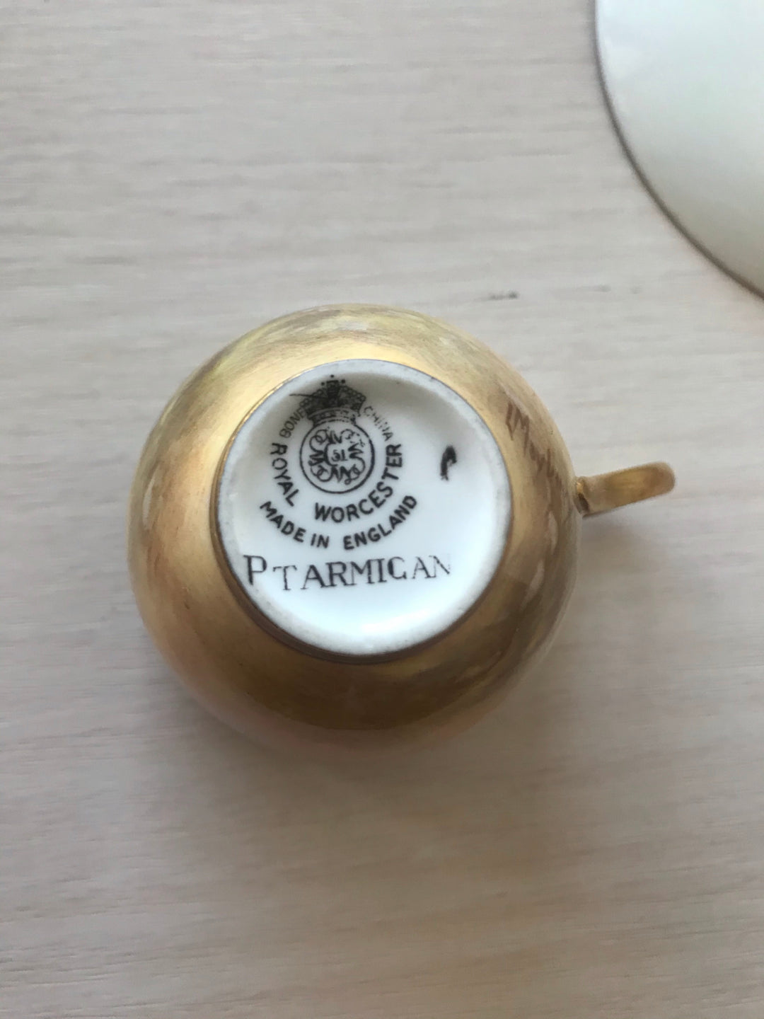 ロイヤルウースター　ウズラが描かれたデミタスカップ&ソーサー