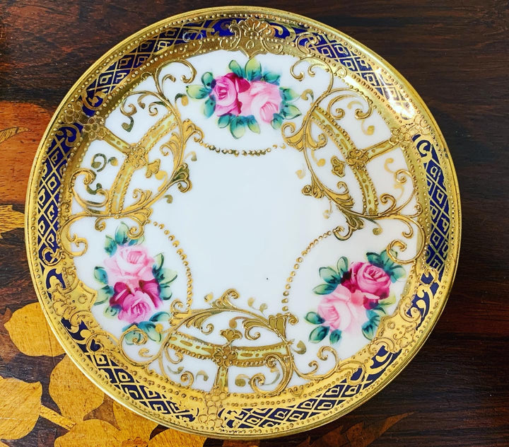 残り２セット　オールドノリタケ　ピンクローズとコバルトと金盛りのティーカップ&ソーサー