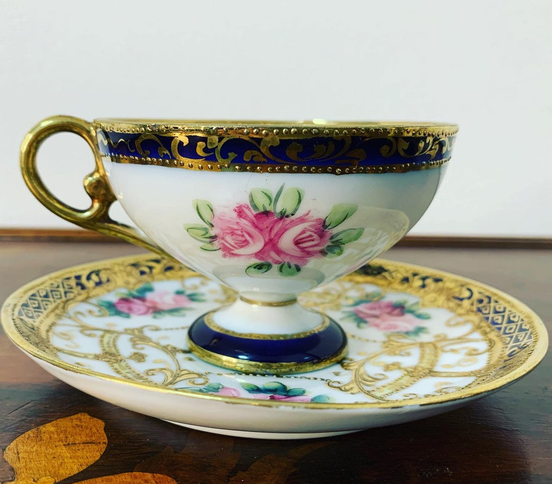 残り２セット　オールドノリタケ　ピンクローズとコバルトと金盛りのティーカップ&ソーサー