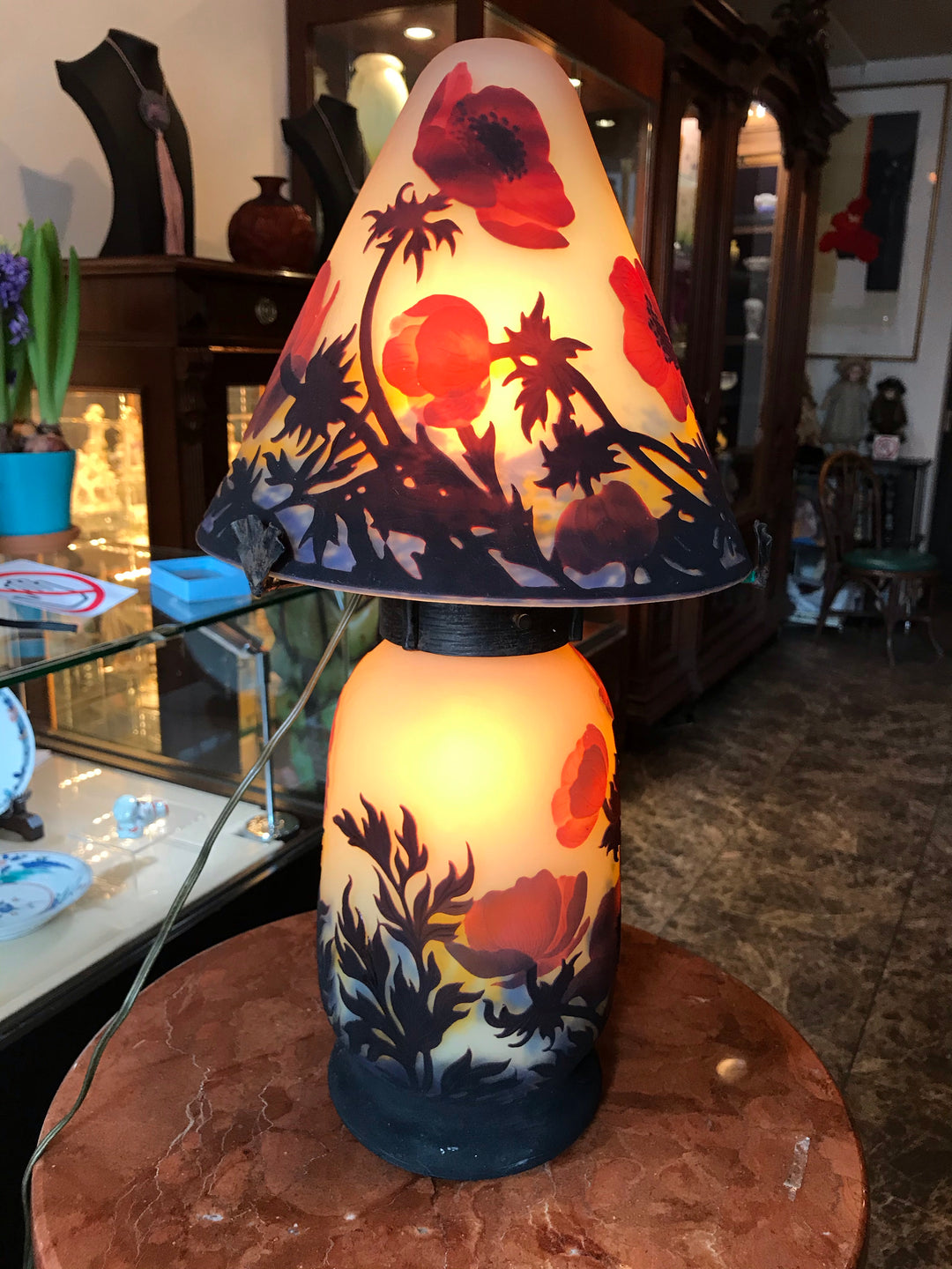 ミューラー兄弟　アネモネの花のテーブルランプ