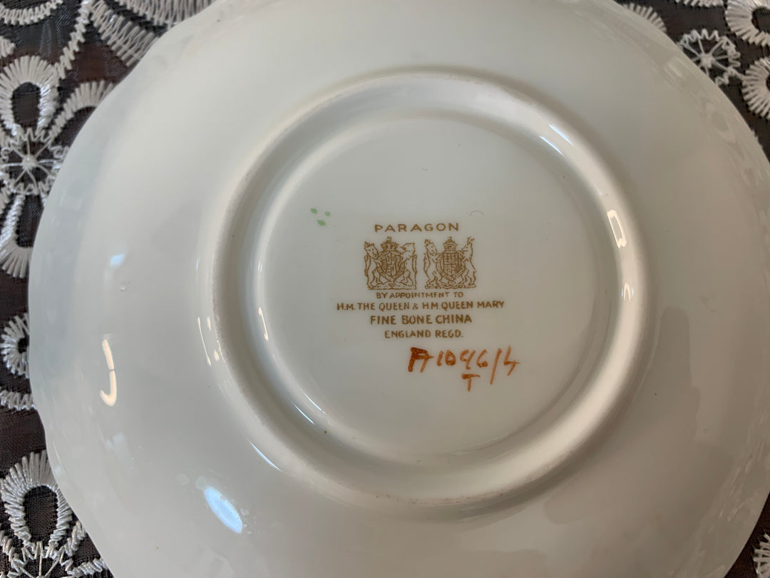 パラゴン（paragon）食器　ピンクローズと忘れな草のティーカップ&ソーサー