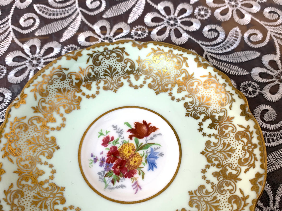 パラゴン（paragon）食器　ライムグリーンとブルームのティーカップ&ソーサー