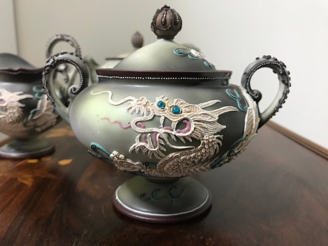 オールドノリタケ・盛上泥漿盛上龍図紋飾皿