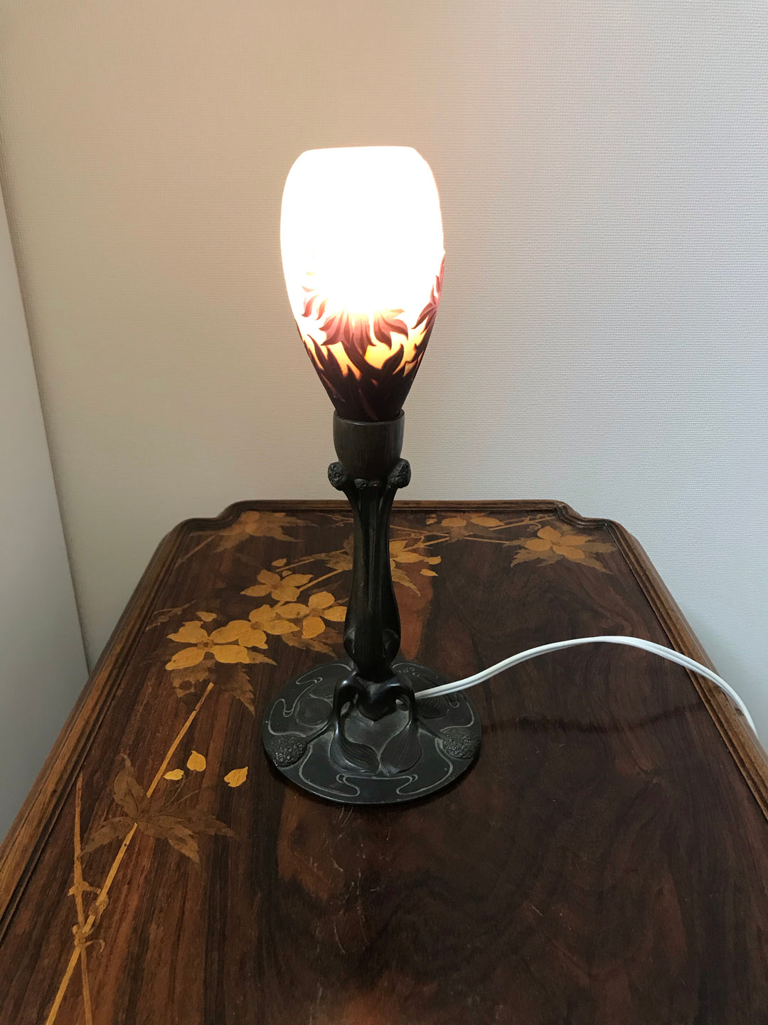 2/15日13:10分に売り切れました！最高峰！ミューラー兄弟　アネモネの花のテーブルランプ（アールヌーボーランプ）