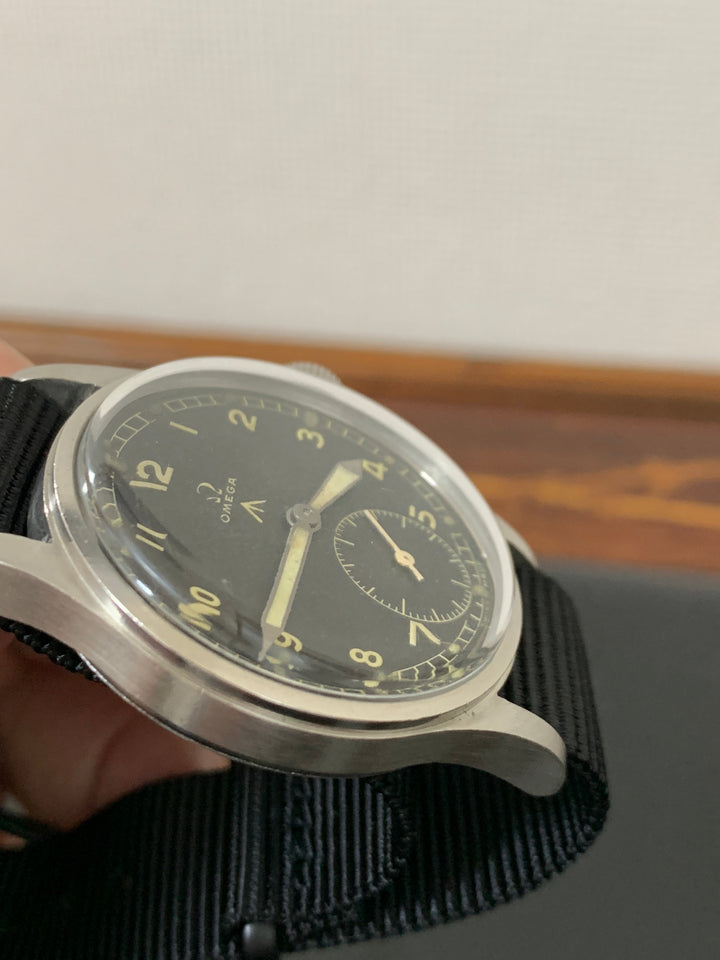 オメガ　イギリス陸軍ダーティダース　ヴィンテージミリタリーウォッチ