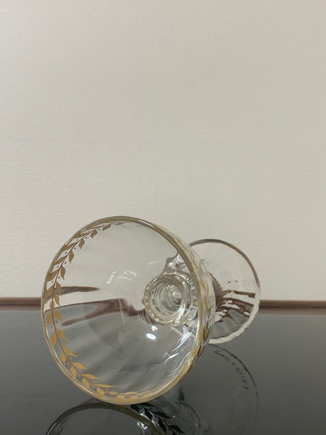 エミールガレ　初期作品　エナメルガラスのクープ型ワイングラス