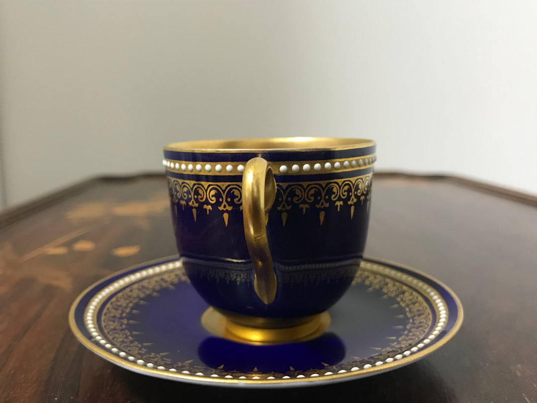 ロイヤルウースター セーブルの青と金彩とジュエルのデミタスカップ&ソーサー 　1904年頃