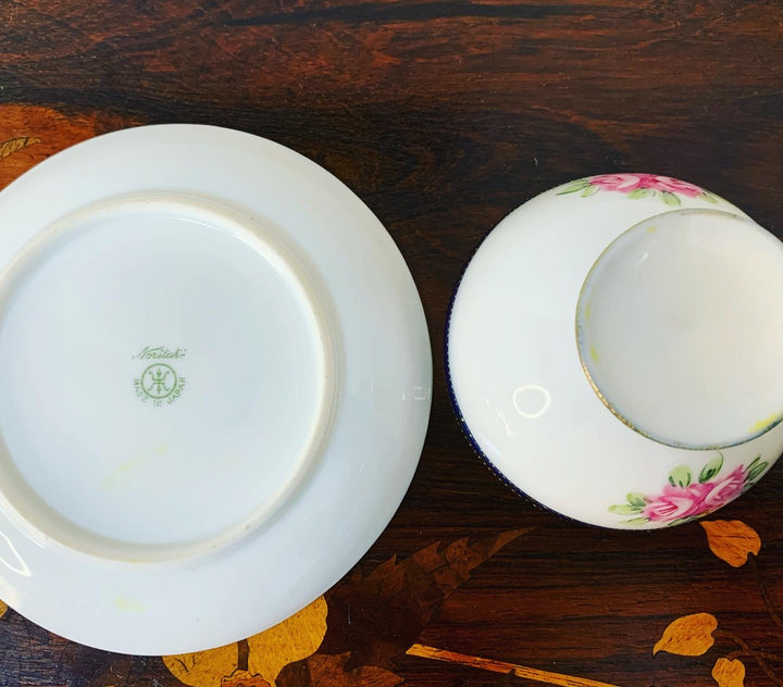 残り２セット　オールドノリタケ　ピンクローズとコバルトと金盛りのティーカップ&ソーサー