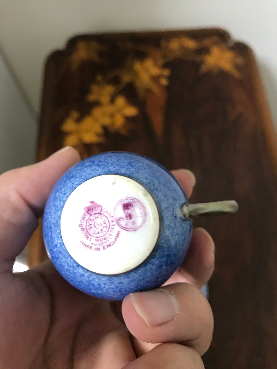 ロイヤルウースター　磁器　デミタスカップとソーサー　1897年頃