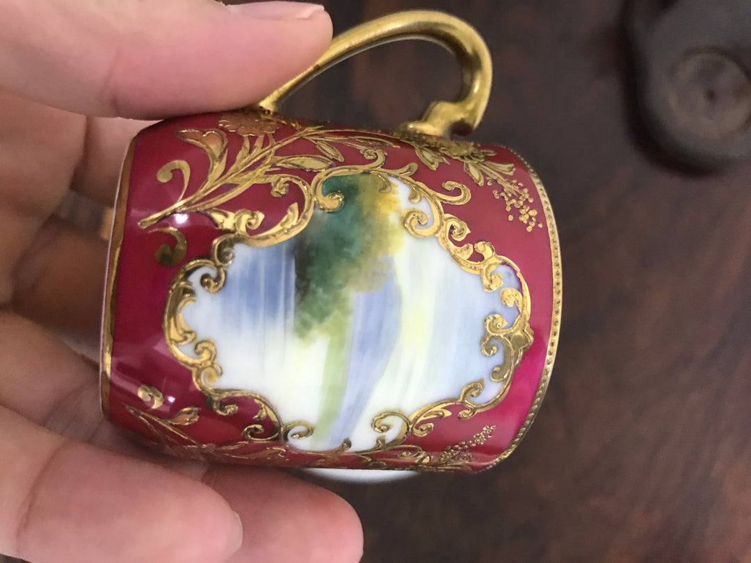 オールドノリタケ　アールヌーボー文様　ルビーレッドのコーヒーカップ＆ソーサー