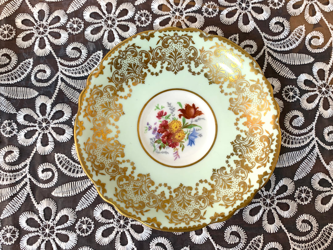 パラゴン（paragon）食器　ライムグリーンとブルームのティーカップ&ソーサー