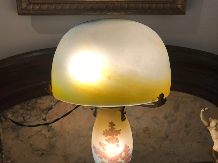 エミールガレ　山岳風景と鷲尾のアールヌーボー時代のアンティークテーブルランプ