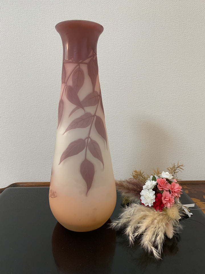 エミールガレ　藤の花のピンクの花瓶（スターガレ時代）