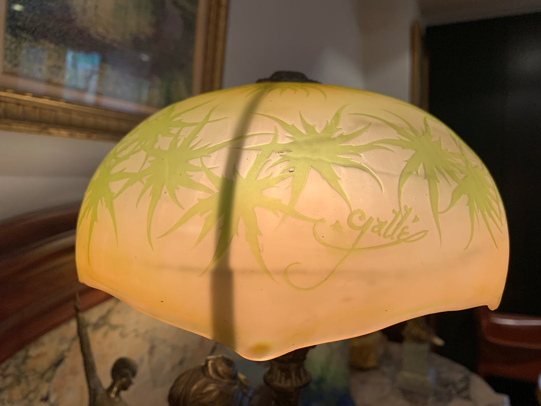 エミールガレ　少女が傘をさしたブロンズランプ（スターガレの時代）のサイン